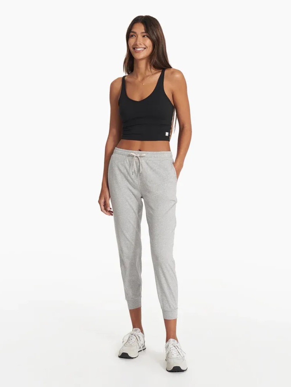 Vuori Performance Joggers in Pale Grey Heather NWT